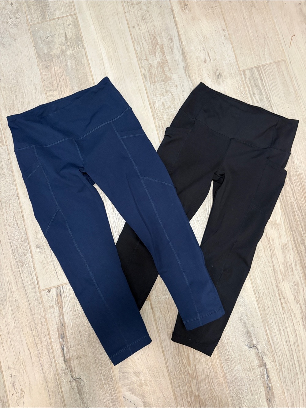 VGUC Yogalicious Capri Leggings - Navy & Black size Medium (2 pair)
